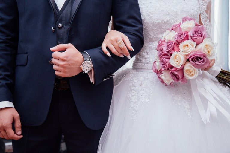 choisir une robe de mariée bohème blanche pour son mariage